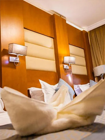 10-night-4-star-birmingham-umrah-package