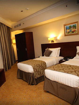 10-nights-4-star-Glasgow-umrah-packages
